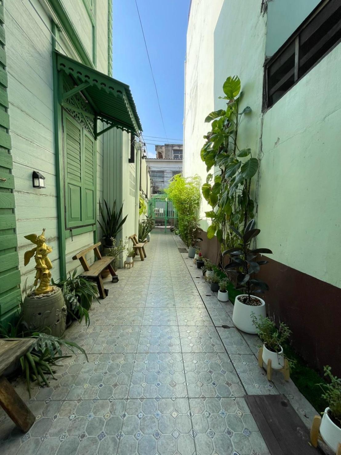 Green Teak House Bangkok Kültér fotó